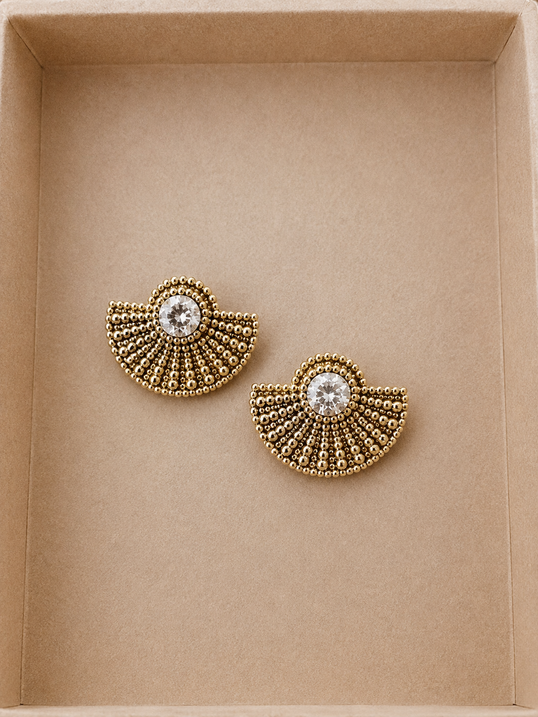 Essentia Studs