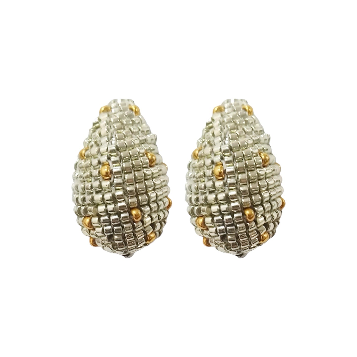 Reves Studs